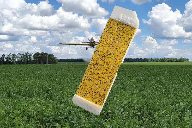 Imagem de máquinario sujo pronto para serem limpos com produtos Kip